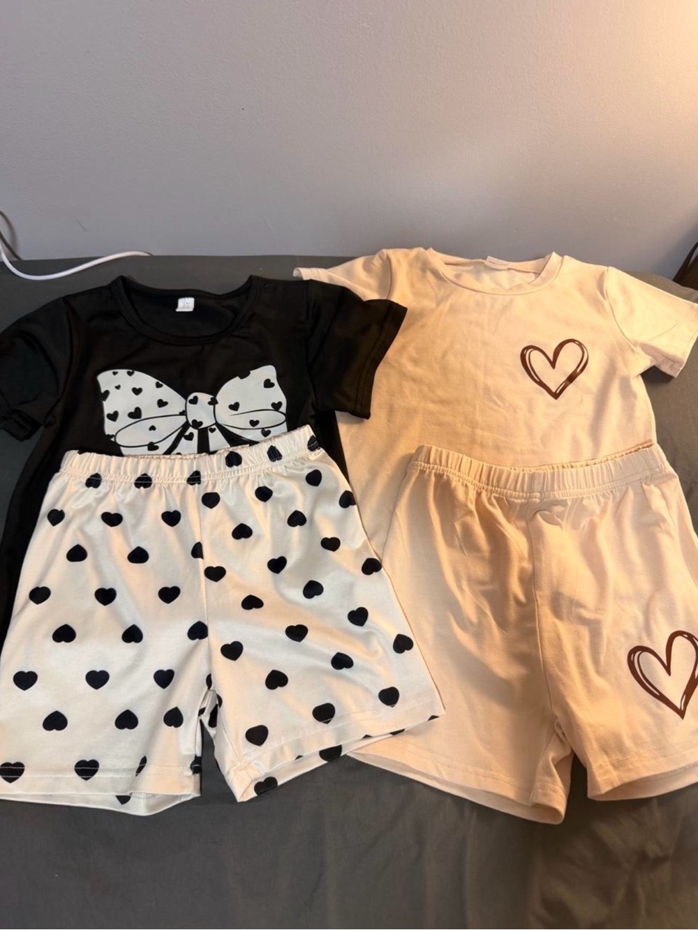 Kids Heart & Bow 2-Pack Short Pajama Sets in Black and Cream